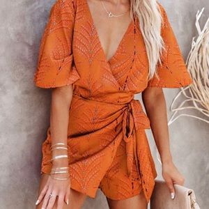 *NWT* Cupshe orange romper
